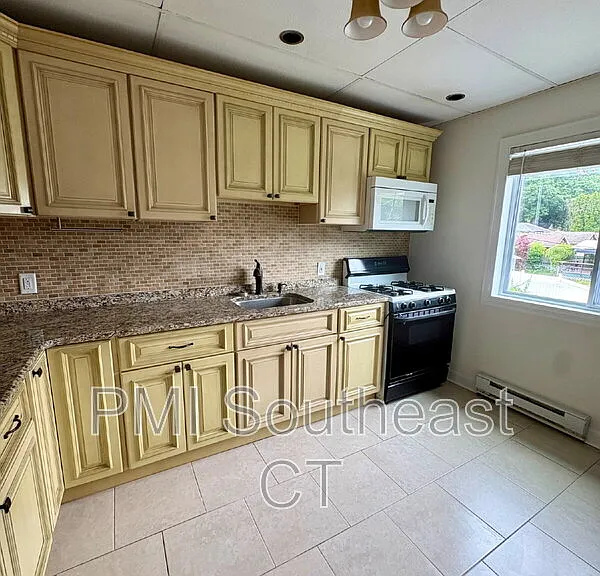 285 Montauk Ave #4 — Photo 1