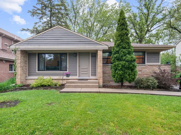1000 Meadow Rd, Northbrook, IL 60062