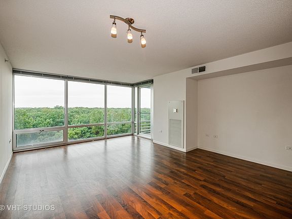 3rd image of 9655 Woods Dr Unit 1004