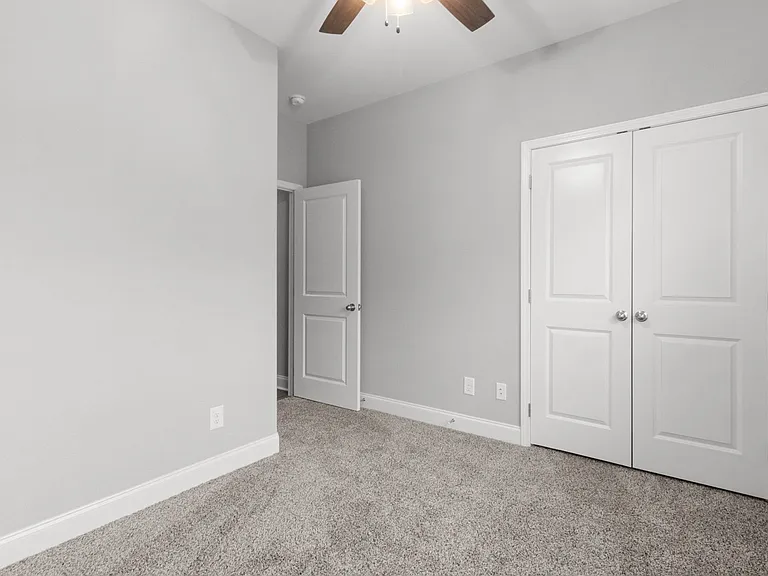 930 Crossland Ave — Photo 19