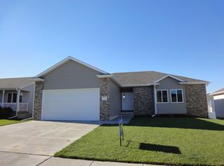 8225 S 17th St, Lincoln, NE 68512