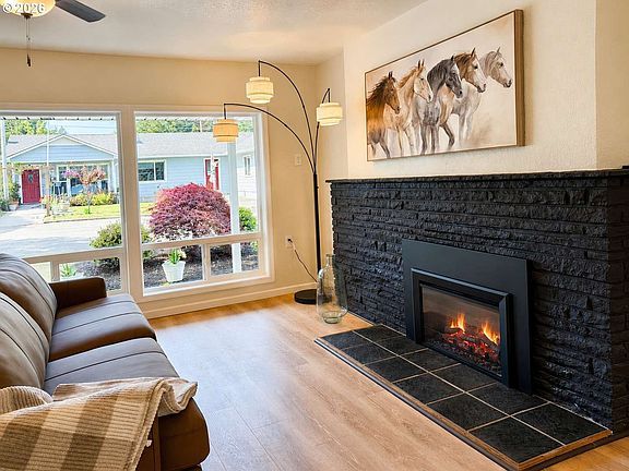 2nd image of 314 Del Norte Ln