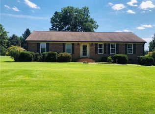 2205 Saffron Ln, Chester, VA 23836