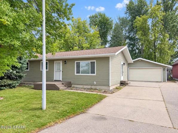 127 Bender Ln, Harwood, ND 58042