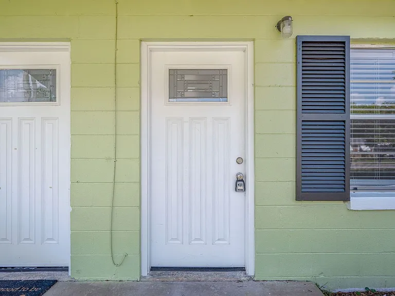 709B Greenwood St — Photo 4