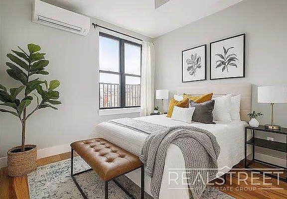 4th image of 1526 Park Pl #2A