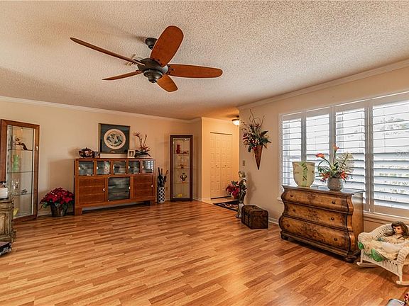 4th image of 811 Bluewater Dr