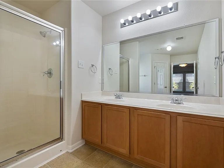 3800 Vonnegut Ct — Photo 19
