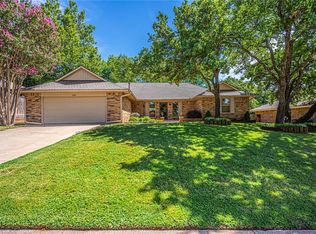 1300 Brookhaven Dr, Edmond, OK 73034