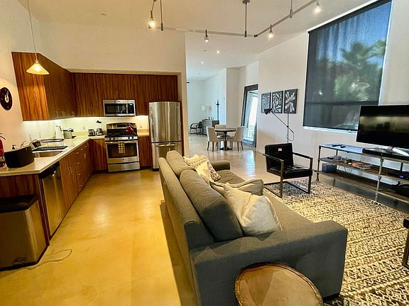 3rd image of 915 Olive St #109