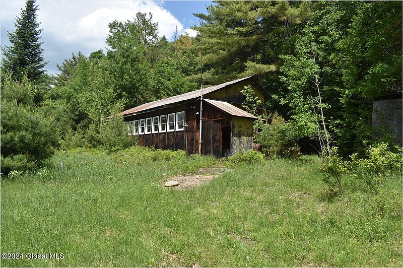 2nd image of 790 Glen-Athol Road