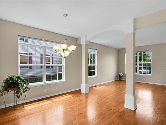 5th image of 2049 Cabrillo Ln