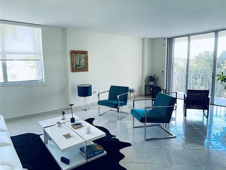 11111 Biscayne Blvd #4E — Photo 4
