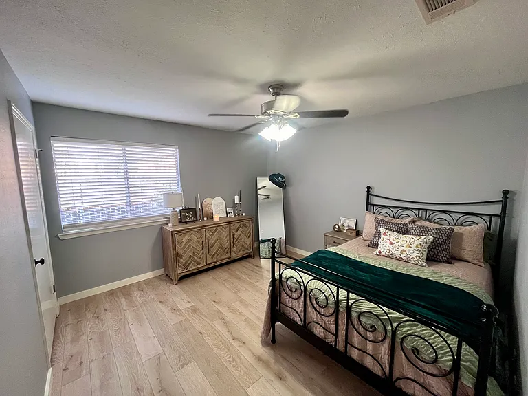 2800 Longmire Dr #3 — Photo 13
