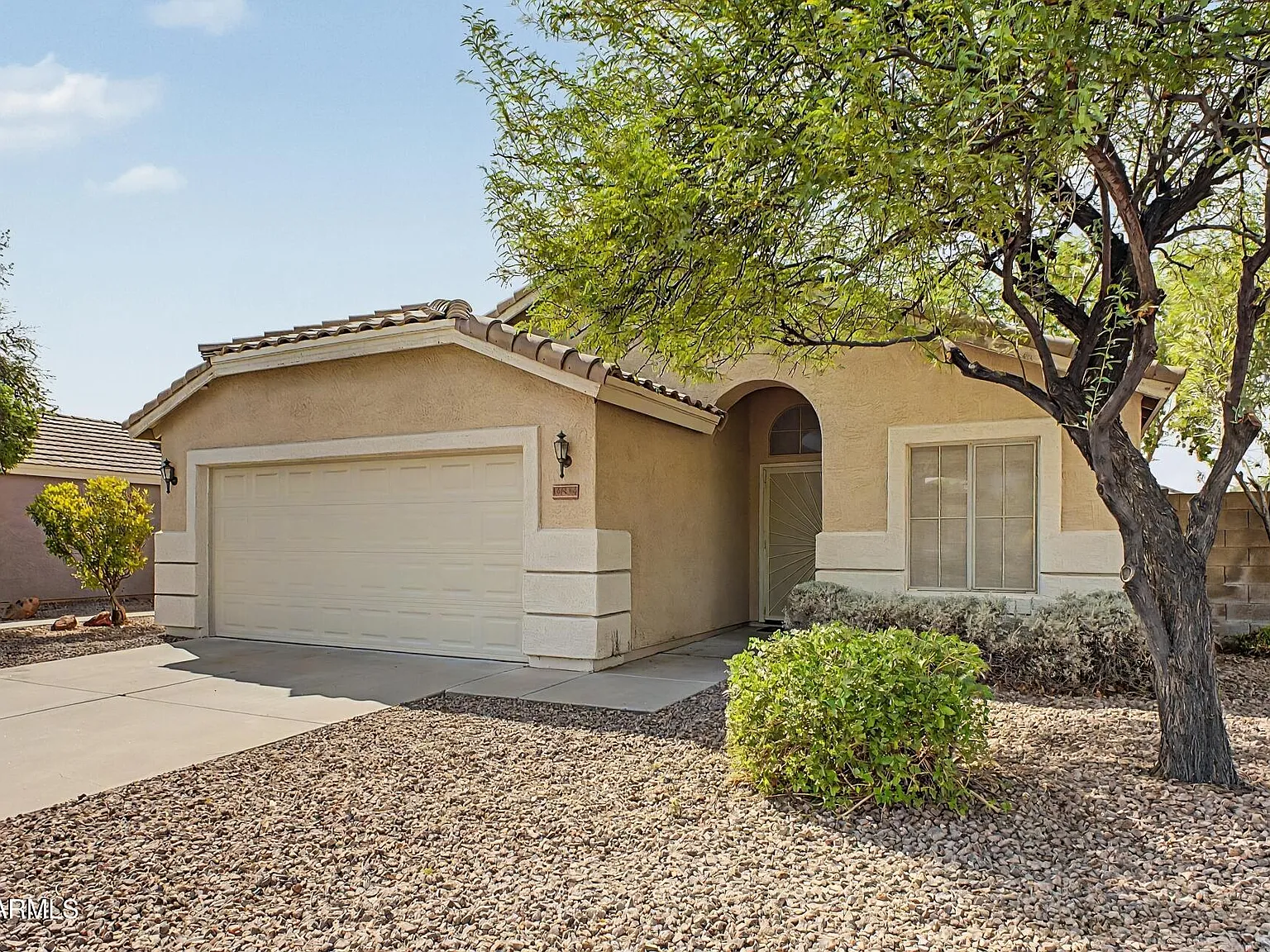 3 bed, 2.0 bath, 1201 sqft, $1,895 — Photo 3