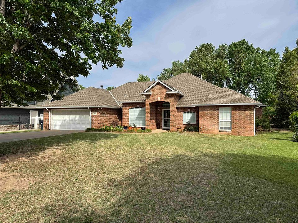 1st image of 3618 Edgewater Dr