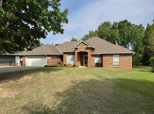 3618 Edgewater Dr, Enid, OK 73703
