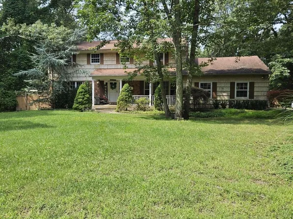 7 Karin Drive, Saint James, NY 11780