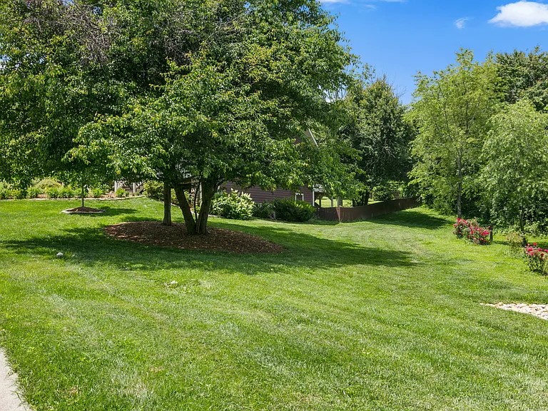 179 Barnrock Dr — Photo 4