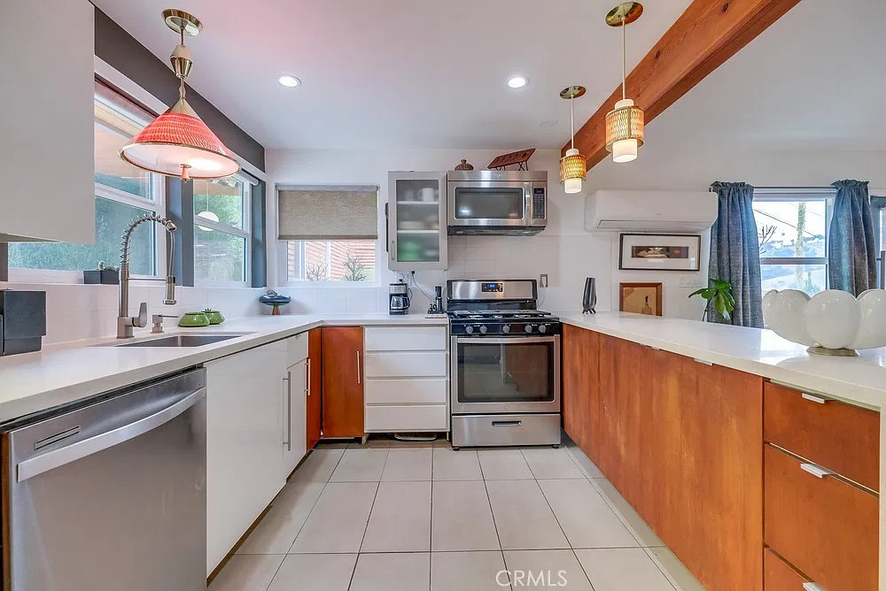 2 bed, 1261 sqft, $4,695 — Photo 4
