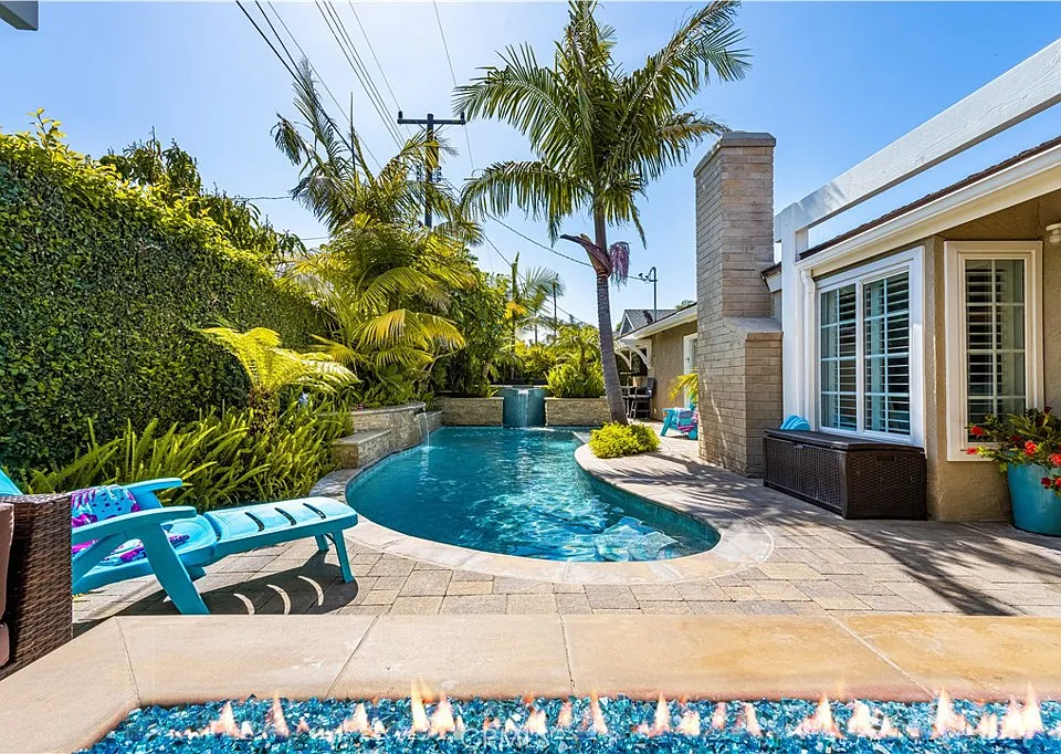 9442 Tiki Cir