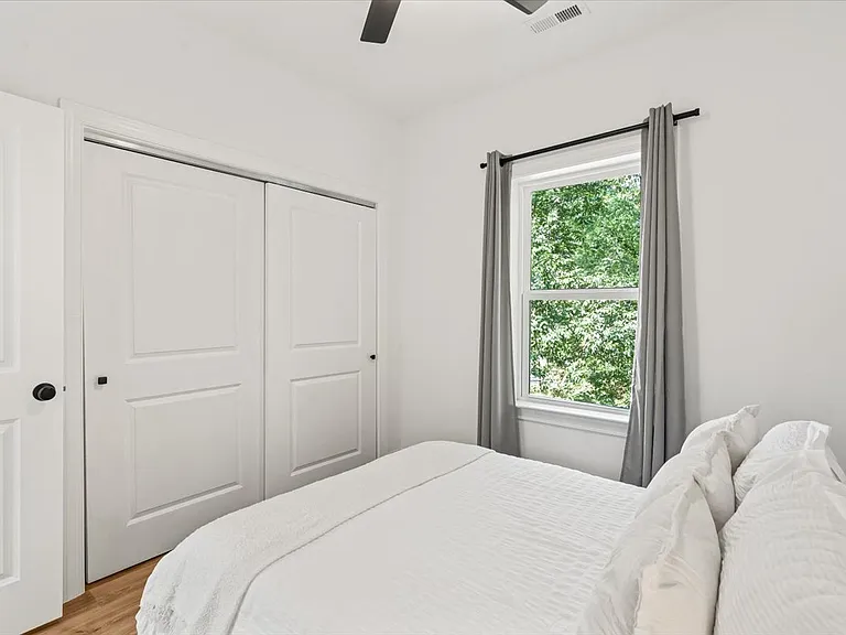 605 Poplar St — Photo 17