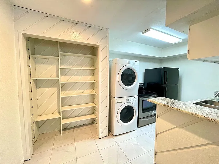 2100 Wilcrest Dr #123 — Photo 8