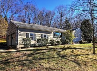 827 Rail Fence Rd, Orange, CT 06477