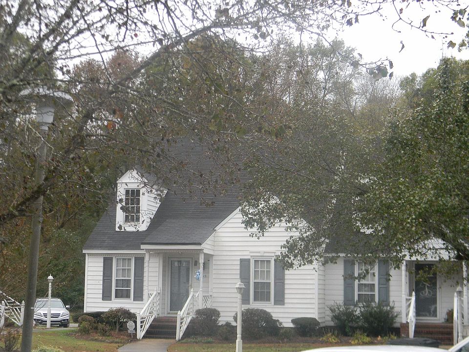 1st image of 923 S Hornbeam Dr