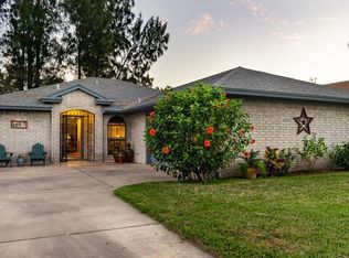 27 Shenandoah River Dr, Brownsville, TX 78520