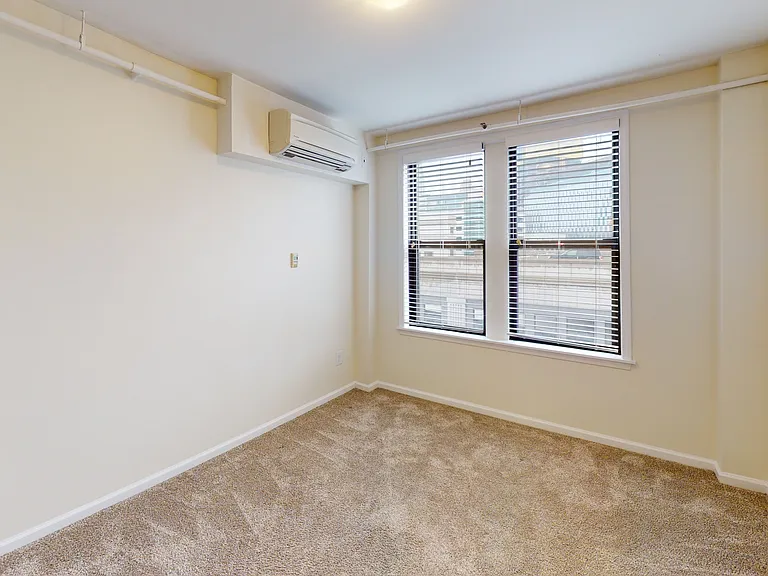 The Ashley Apartments — Photo 33