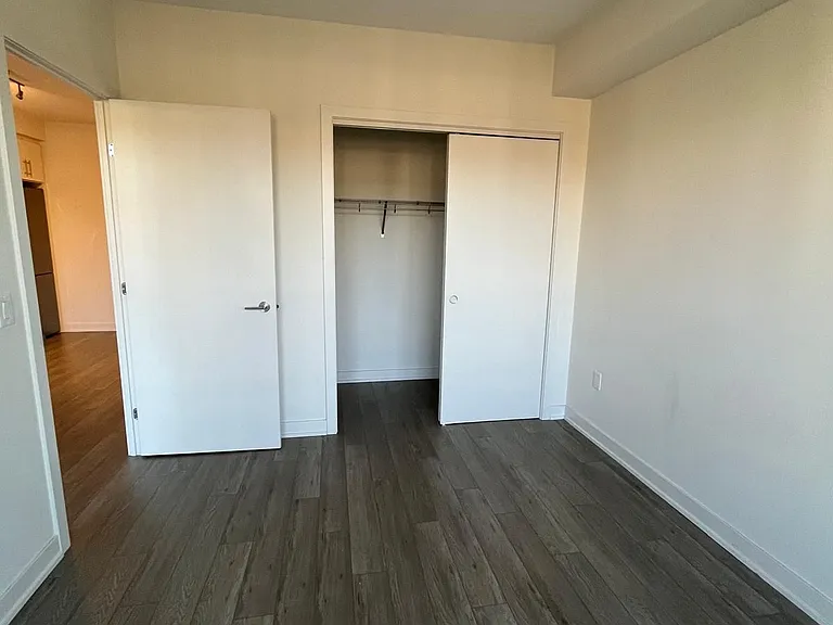 212 King William St #522 — Photo 7