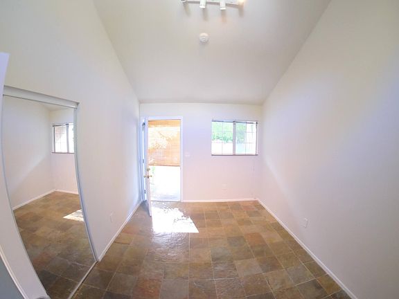 4th image of 2448 N Beachwood Dr #6