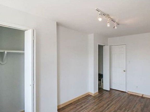 5th image of 139 Henry St APT 2