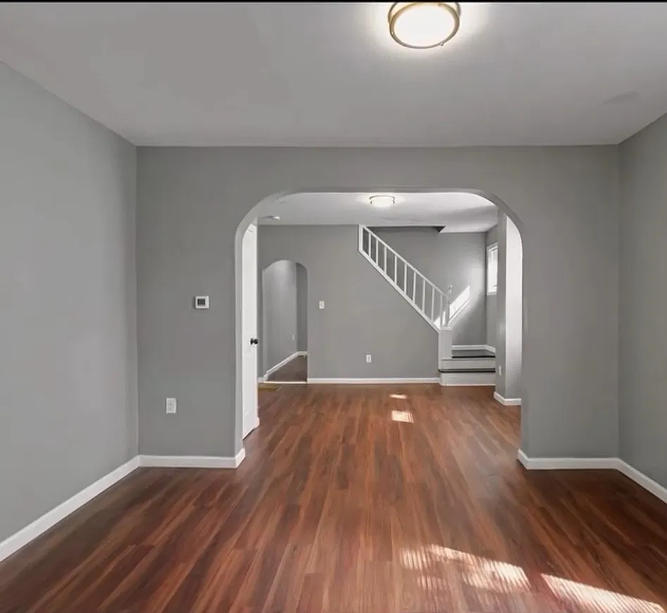 3 bed, 980 sqft, $2,100 — Photo 4