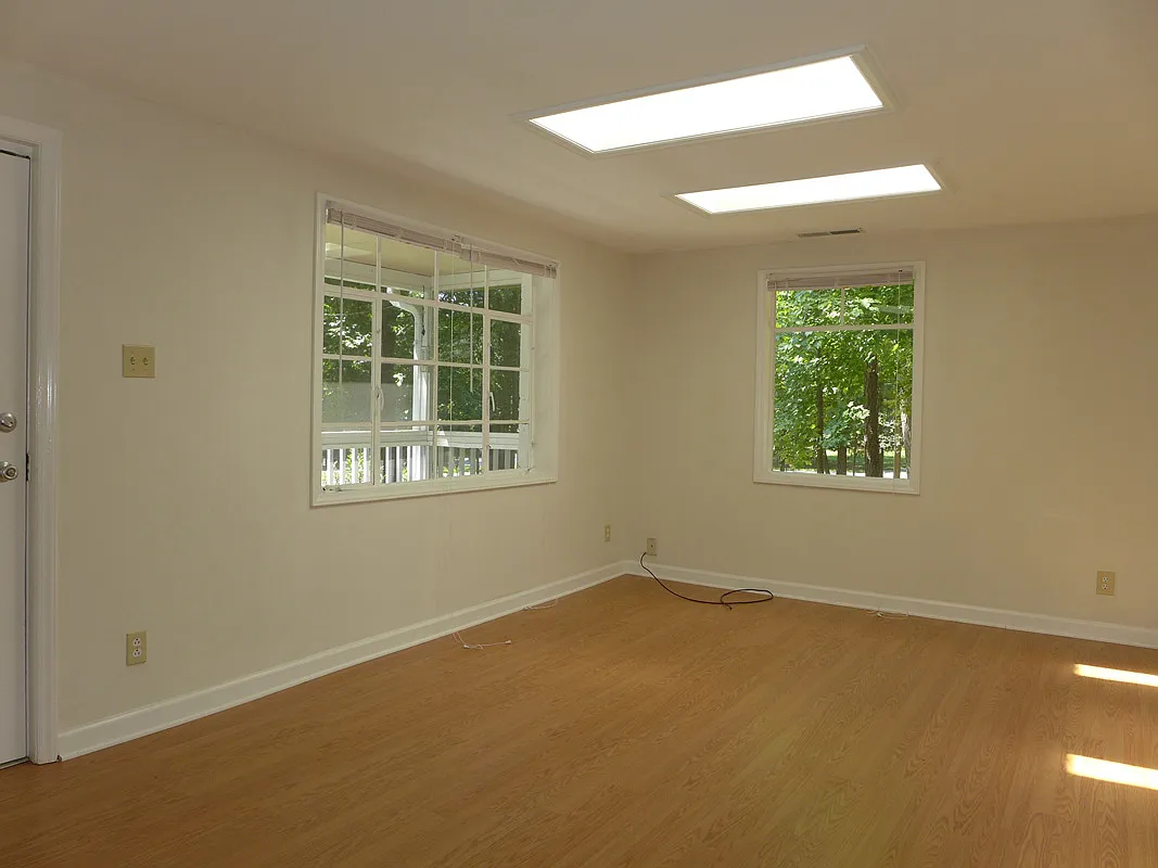 3 bed, 1080 sqft, $1,995 — Photo 4