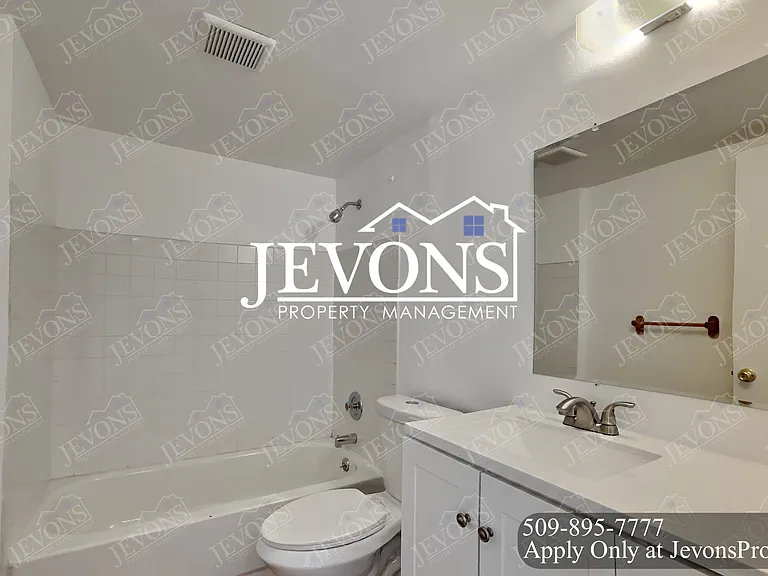 1722 E 56th St #2 — Photo 13