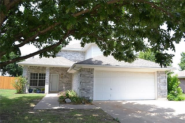 1st image of 822 Glenwick Ct
