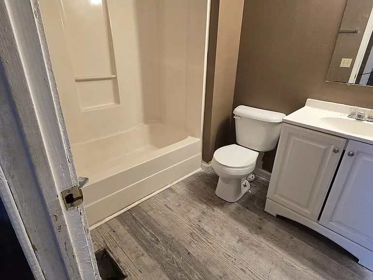 228 Brackett Ridge Rd #L — Photo 2