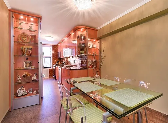 Sold by Remax Edge | media 8