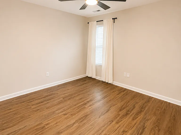8233 Rachel Ln — Photo 17