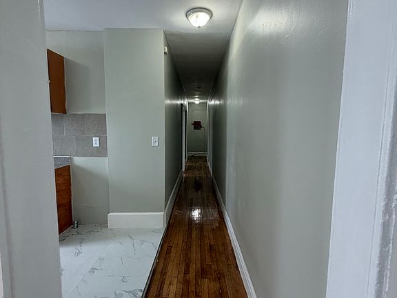 2nd image of 210 Roseville Ave #4