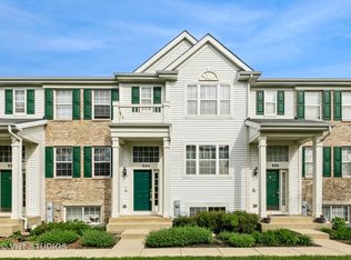 884 Clover Ln, Hampshire, IL 60140