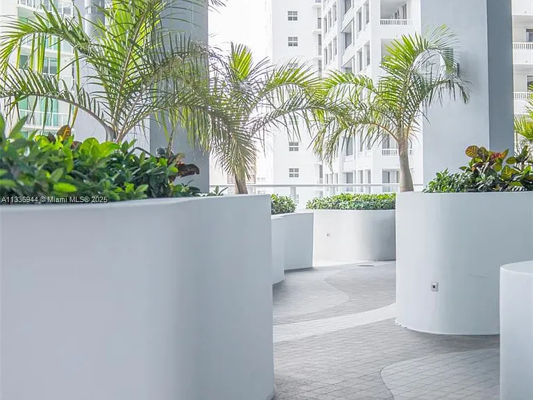 1300 Brickell Bay Dr #1608 — Photo 35