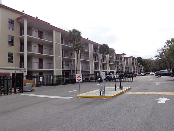 4th image of 2600 NW 49th Avenue #312