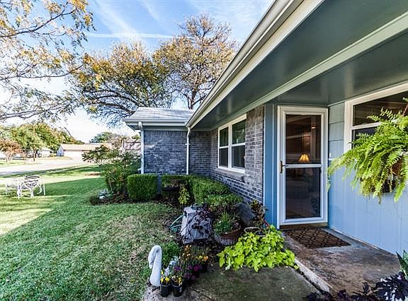 4th image of 3052 Windmill Ln