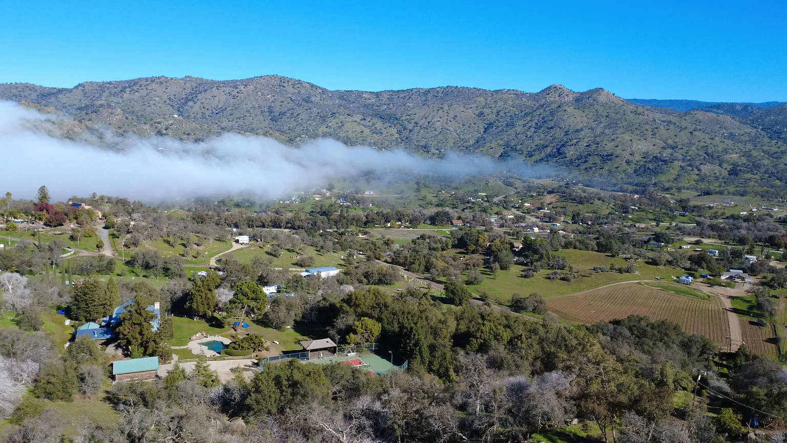 37087 Pebble Ln photo 1