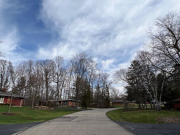 5th image of 28400 Hawberry Rd