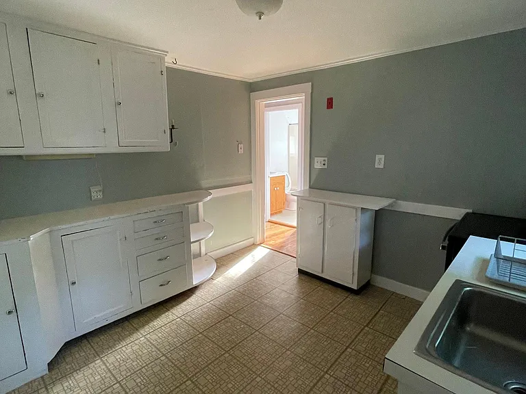 34 Chestnut St #B — Photo 7