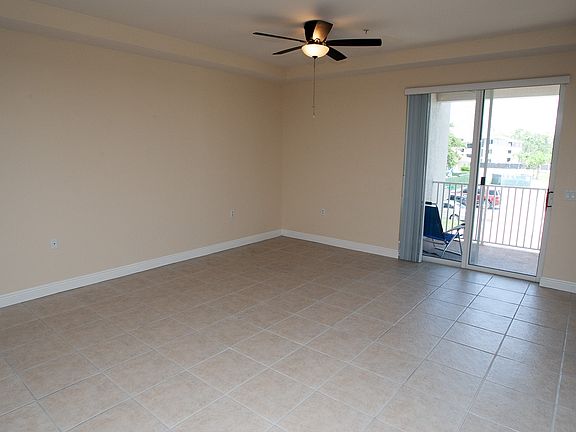 5th image of 3940 Pomodoro Cir #203-1